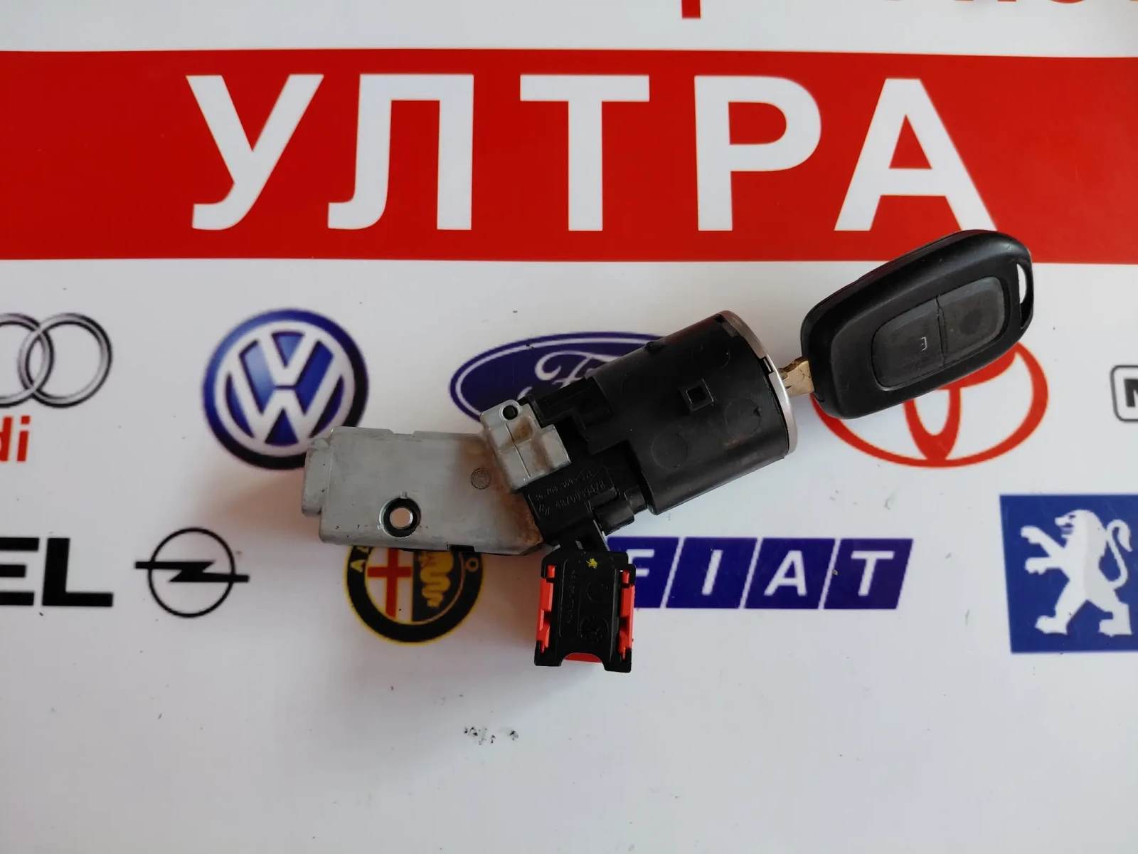 487003947R Контактен ключ DACIA 487003947R
