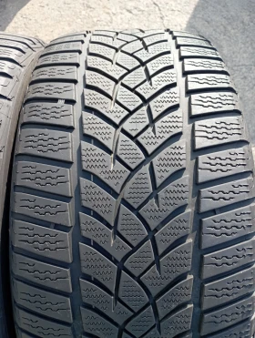 Гуми Зимни 245/40R18, снимка 1 - Гуми и джанти - 47783477