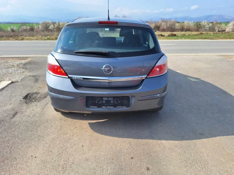 Opel Astra 1.7 CDTI, снимка 7 - Автомобили и джипове - 47282293