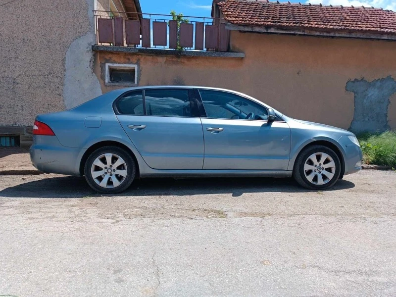 Skoda Superb, снимка 2 - Автомобили и джипове - 46189094