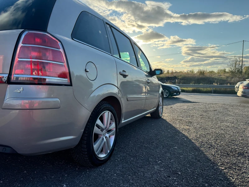 Opel Zafira 1.9 /Собствен лизинг! 100% Одобрение!, снимка 8 - Автомобили и джипове - 47525988