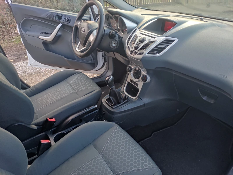 Ford Fiesta 1.4 Отличен-газ  инжекция, снимка 7 - Автомобили и джипове - 48341743