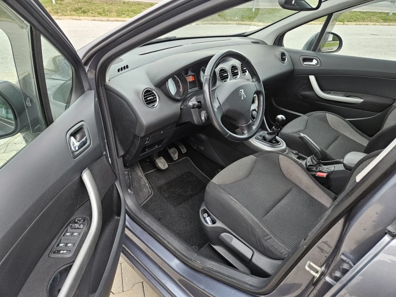 Peugeot 308 16i FACELIFT swiss edition , снимка 8 - Автомобили и джипове - 48925519