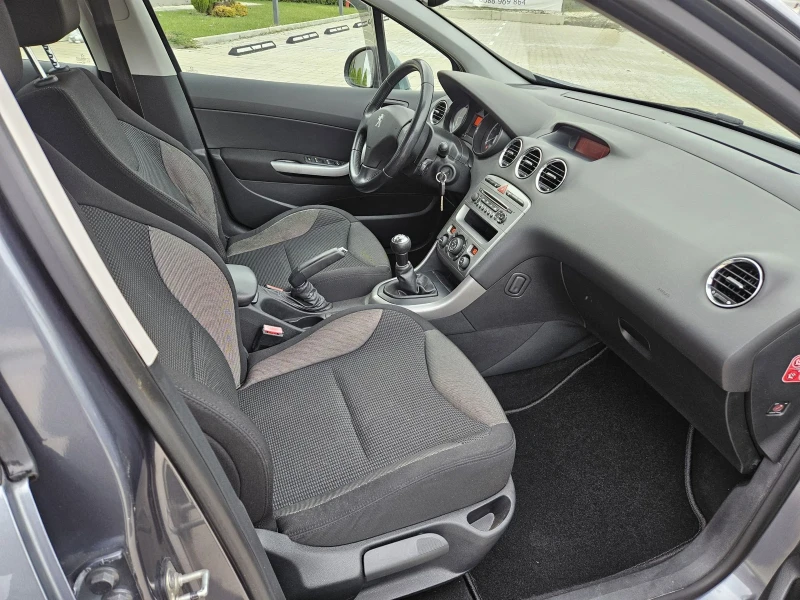 Peugeot 308 16i FACELIFT swiss edition , снимка 9 - Автомобили и джипове - 48925519