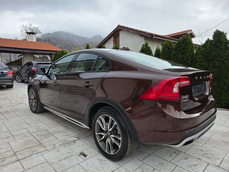 Volvo S60 2.4 D CROSS COUNTRY AWD KATO HOBA, снимка 8 - Автомобили и джипове - 52336380