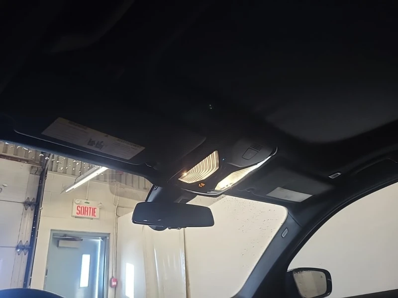 BMW 330 * 330E xDrive * M-Sport * CARFAX * Plug In Hybrid , снимка 12 - Автомобили и джипове - 53341291