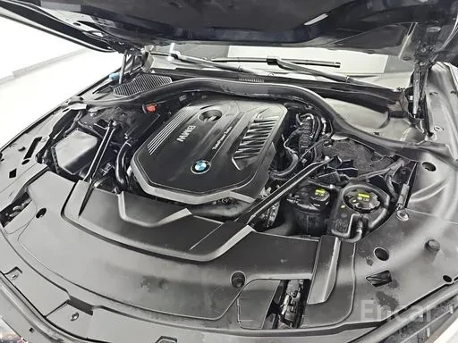 BMW 740 Li / XDRIVE / M SPORT/360 / 3хTV / МАСАЖИ / ЛИЗИНГ, снимка 5 - Автомобили и джипове - 55696184