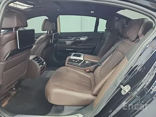 BMW 740 Li / XDRIVE / M SPORT/360 / 3хTV / МАСАЖИ / ЛИЗИНГ, снимка 9 - Автомобили и джипове - 55696184