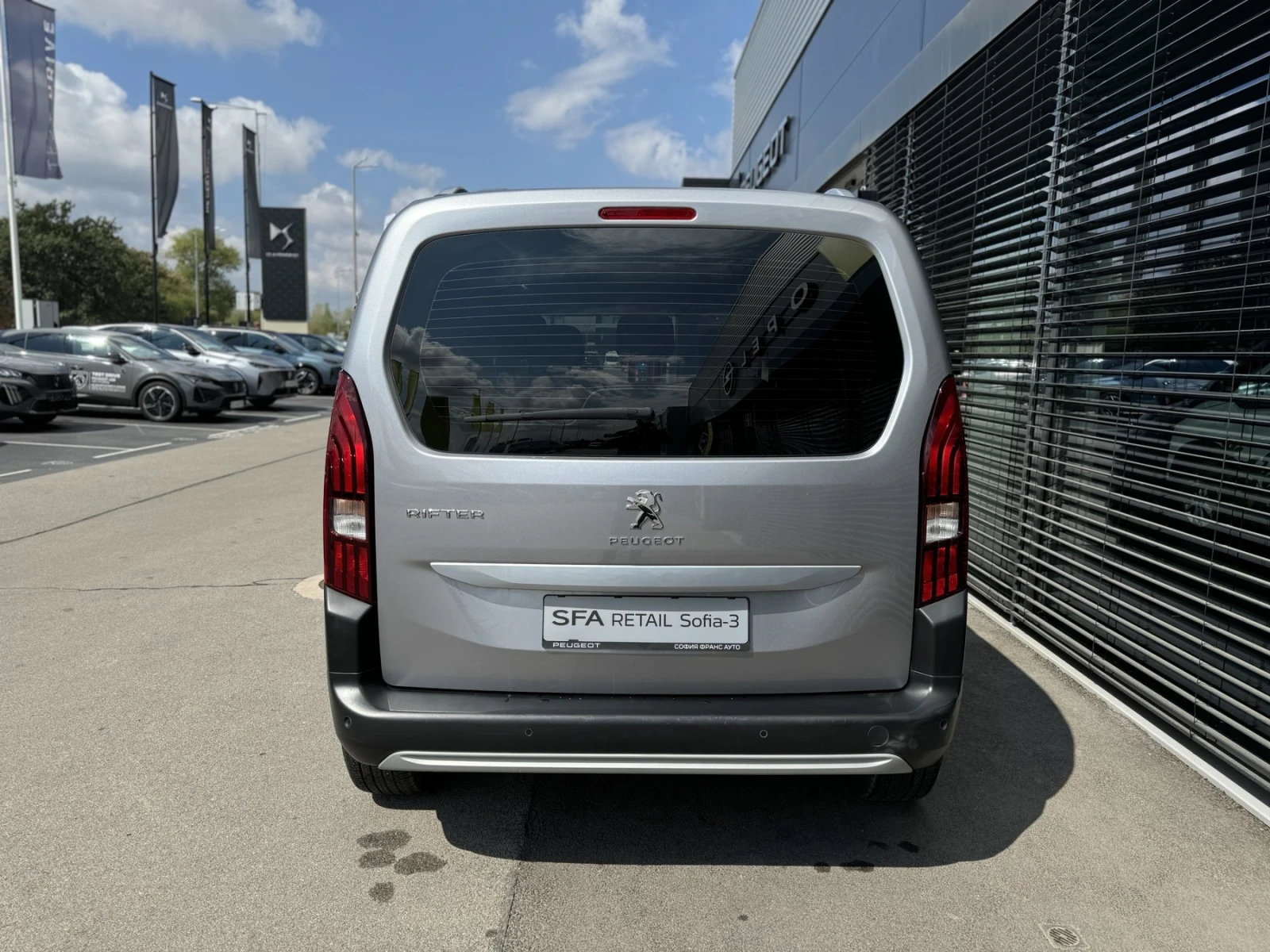 Peugeot Rifter MPV Standard ALLURE 1.5 BlueHDI 130 hp BVM6 E 6.3 - изображение 6