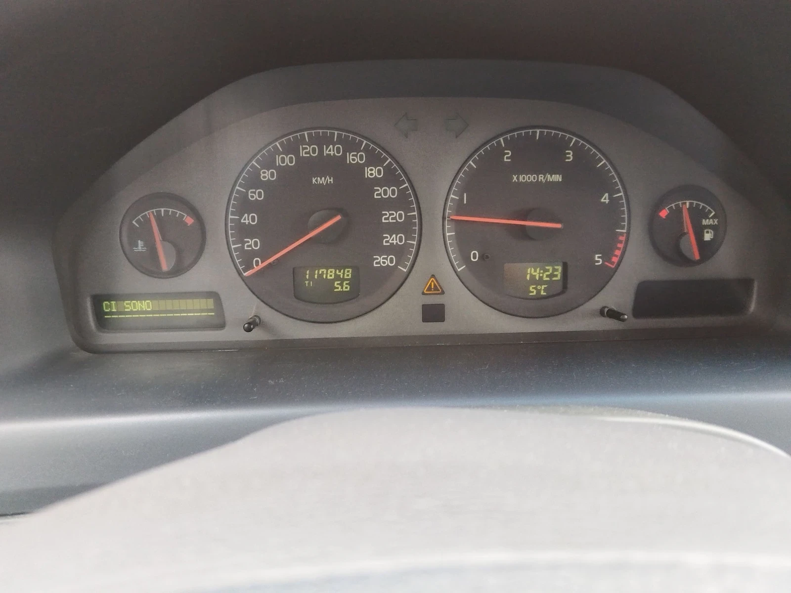 Volvo S60 2.4 D5. 163ks. 117000km. - изображение 7