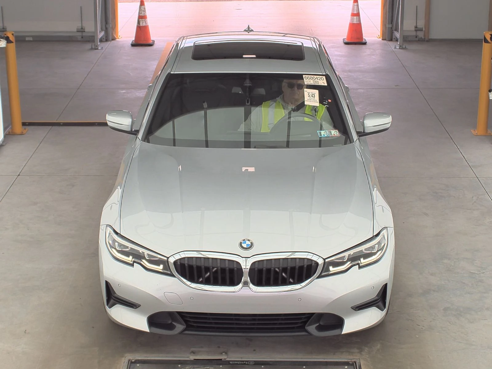 BMW 330 xDrive* CARFAX* ОПЦИЯ ЗА ФИНАНСИРАНЕ*  - изображение 3