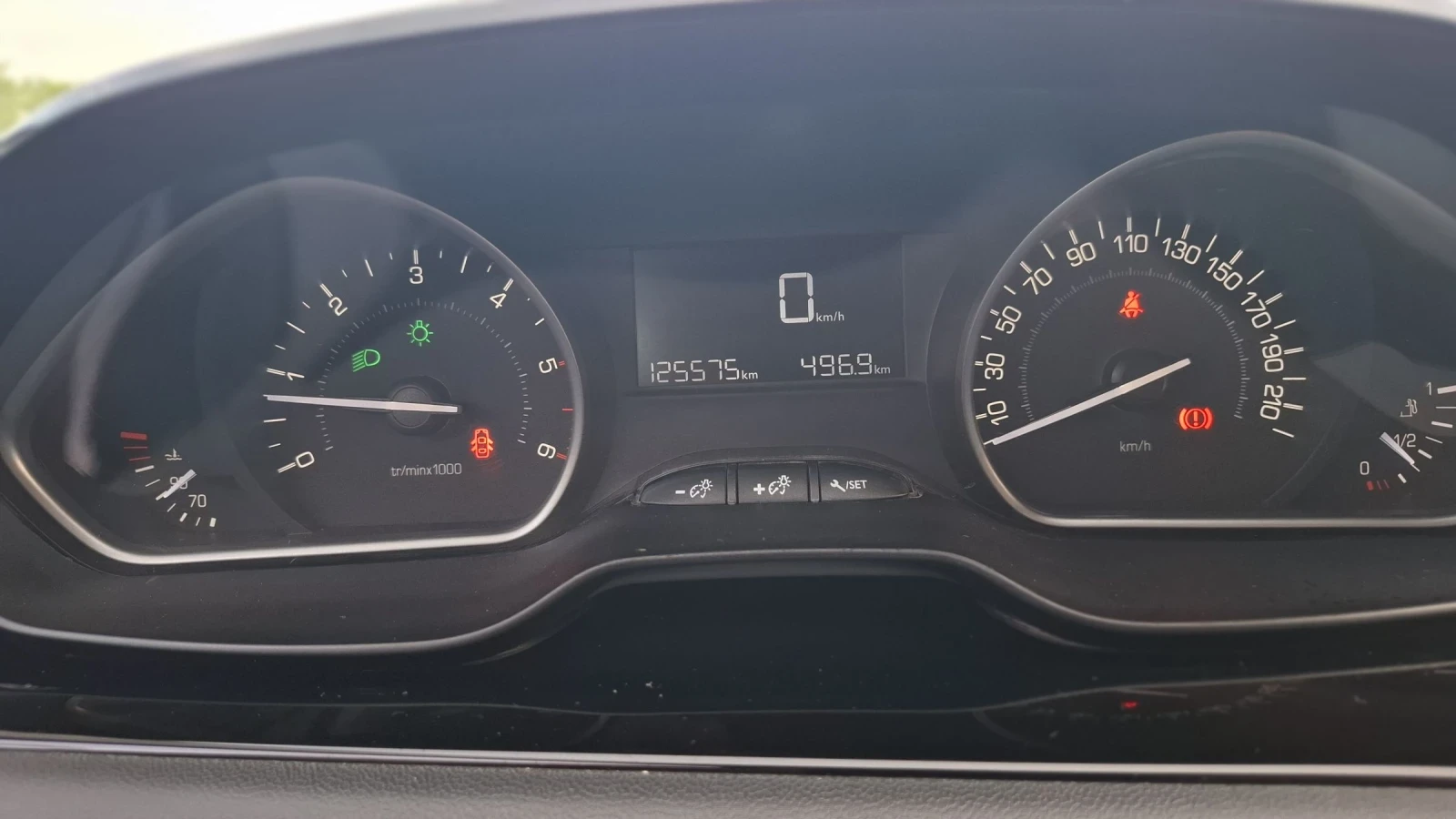 Peugeot 208 1.6 BlueHDI 125500 km - изображение 10