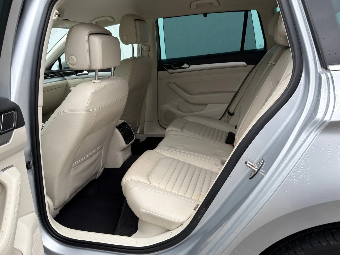 VW Passat VW Passat Var. Comfortline 2.0TDI SCR BMT - изображение 8