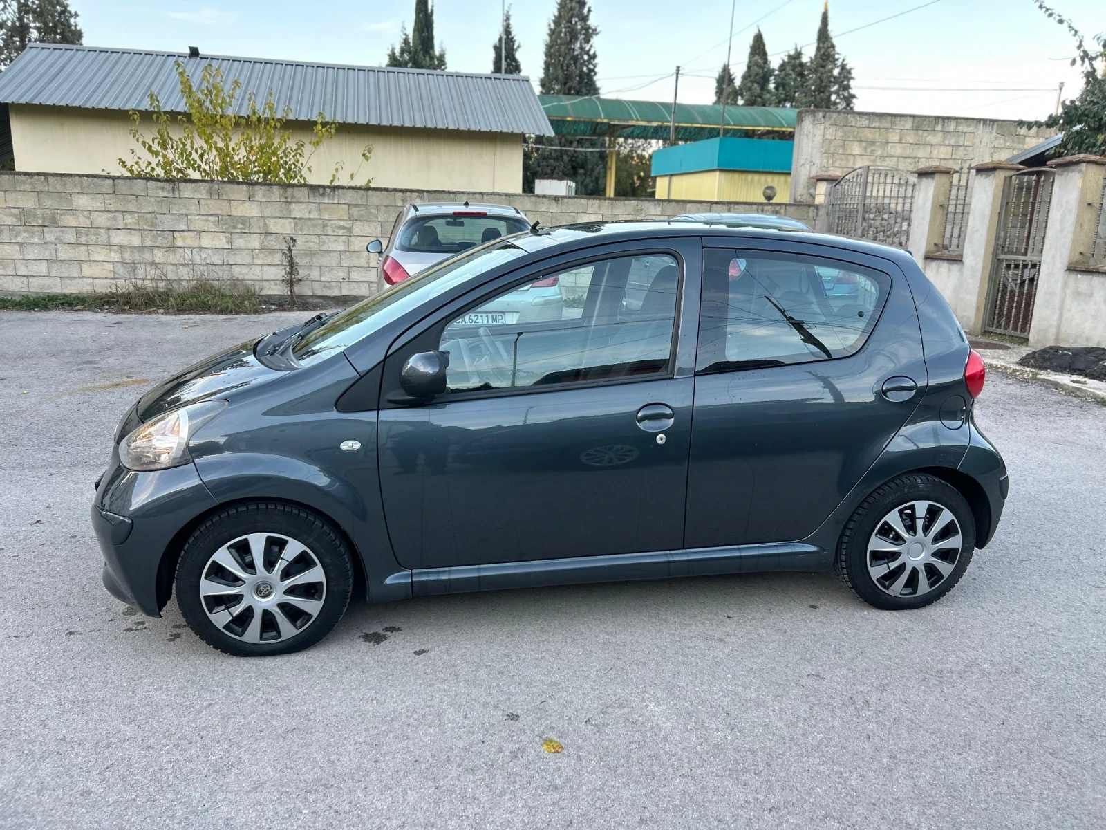 Toyota Aygo 1.0 - изображение 4