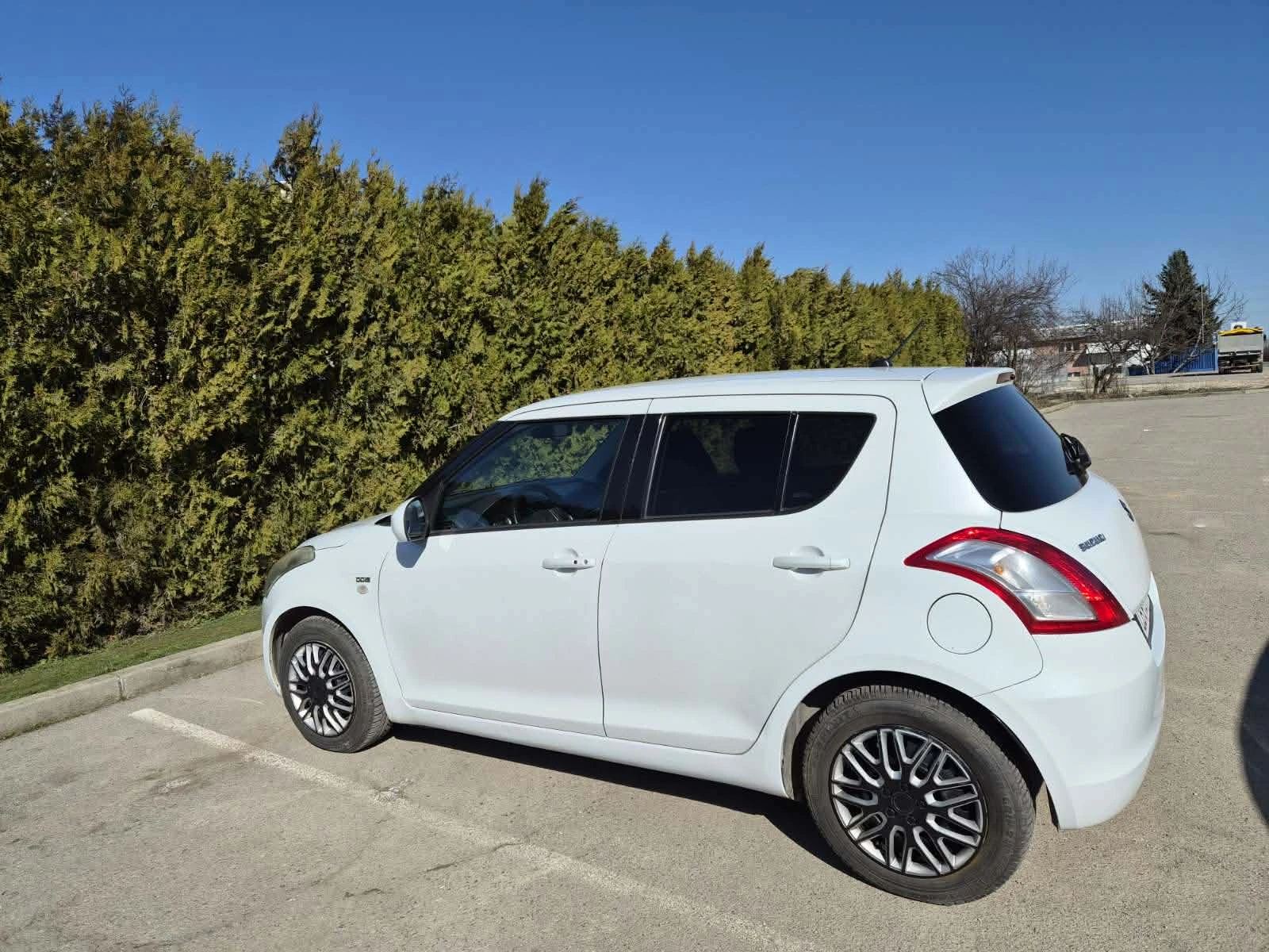Suzuki Swift 1.3DDIS, снимка 6 - Автомобили и джипове - 53763024