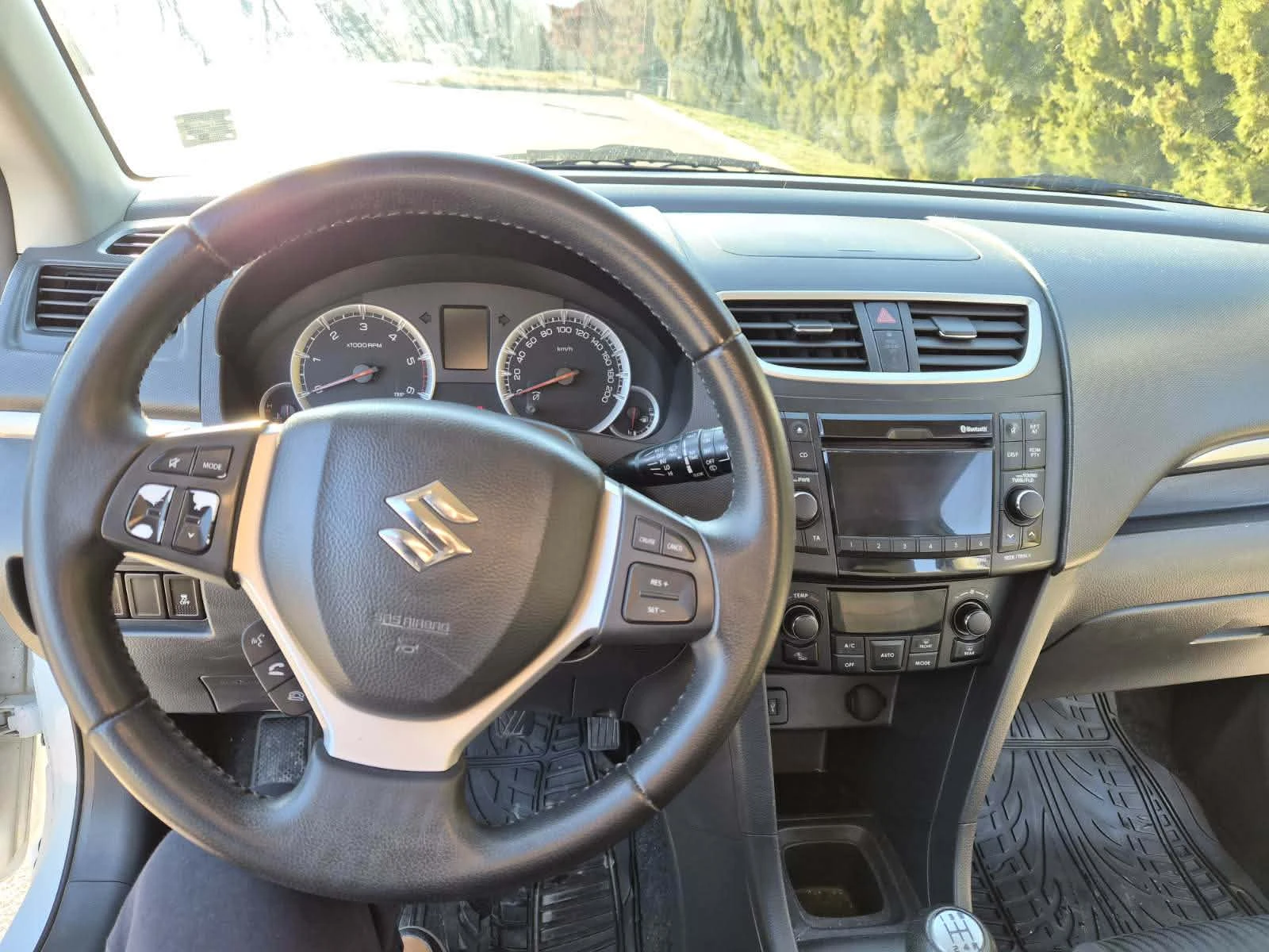 Suzuki Swift 1.3DDIS, снимка 4 - Автомобили и джипове - 53763024
