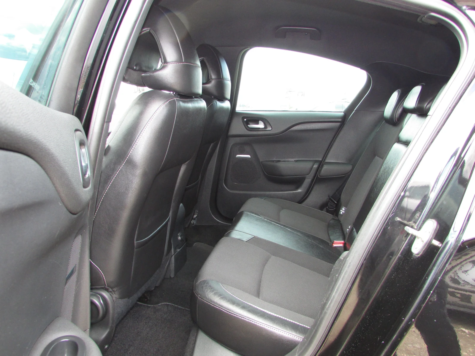 Citroen DS4 1.6HDI EU5 АВТОМАТИК, снимка 9 - Автомобили и джипове - 54091460