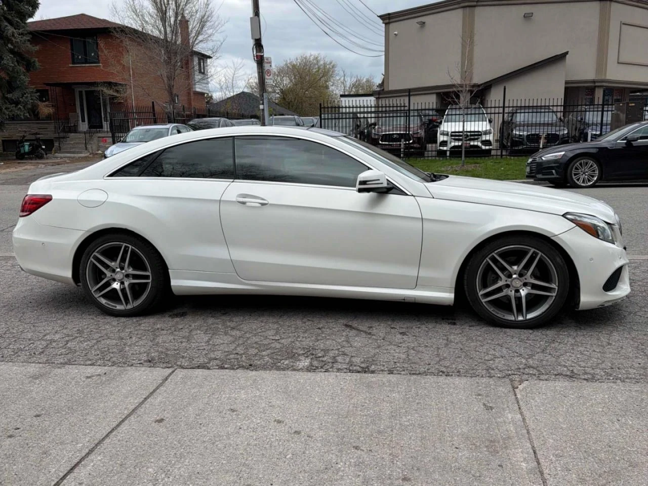 Mercedes-Benz E 400 AMG* Coupe* Distronic* 360* Обдух, снимка 6 - Автомобили и джипове - 54412844
