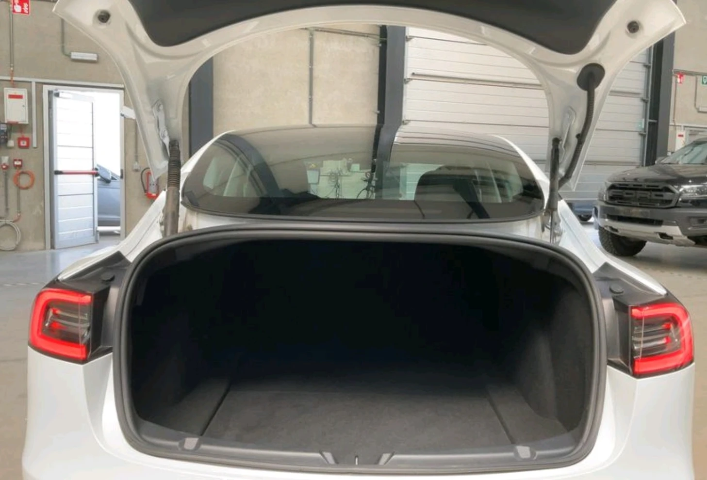 Tesla Model 3 Standart Range RWD, снимка 14 - Автомобили и джипове - 54835598