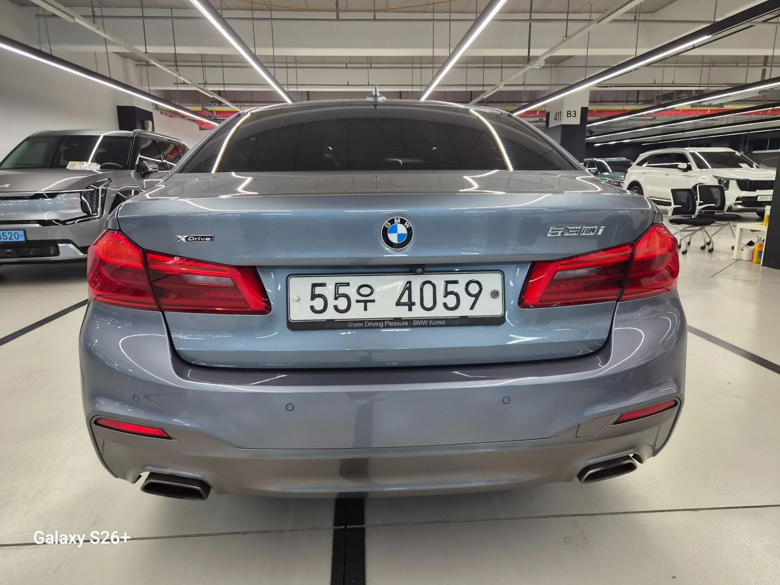 BMW 530 M-PK* 360* DIS* HEAD-UP* ОБДУХ* КРАЙНА ЦЕНА* AMBIE, снимка 3 - Автомобили и джипове - 55010365