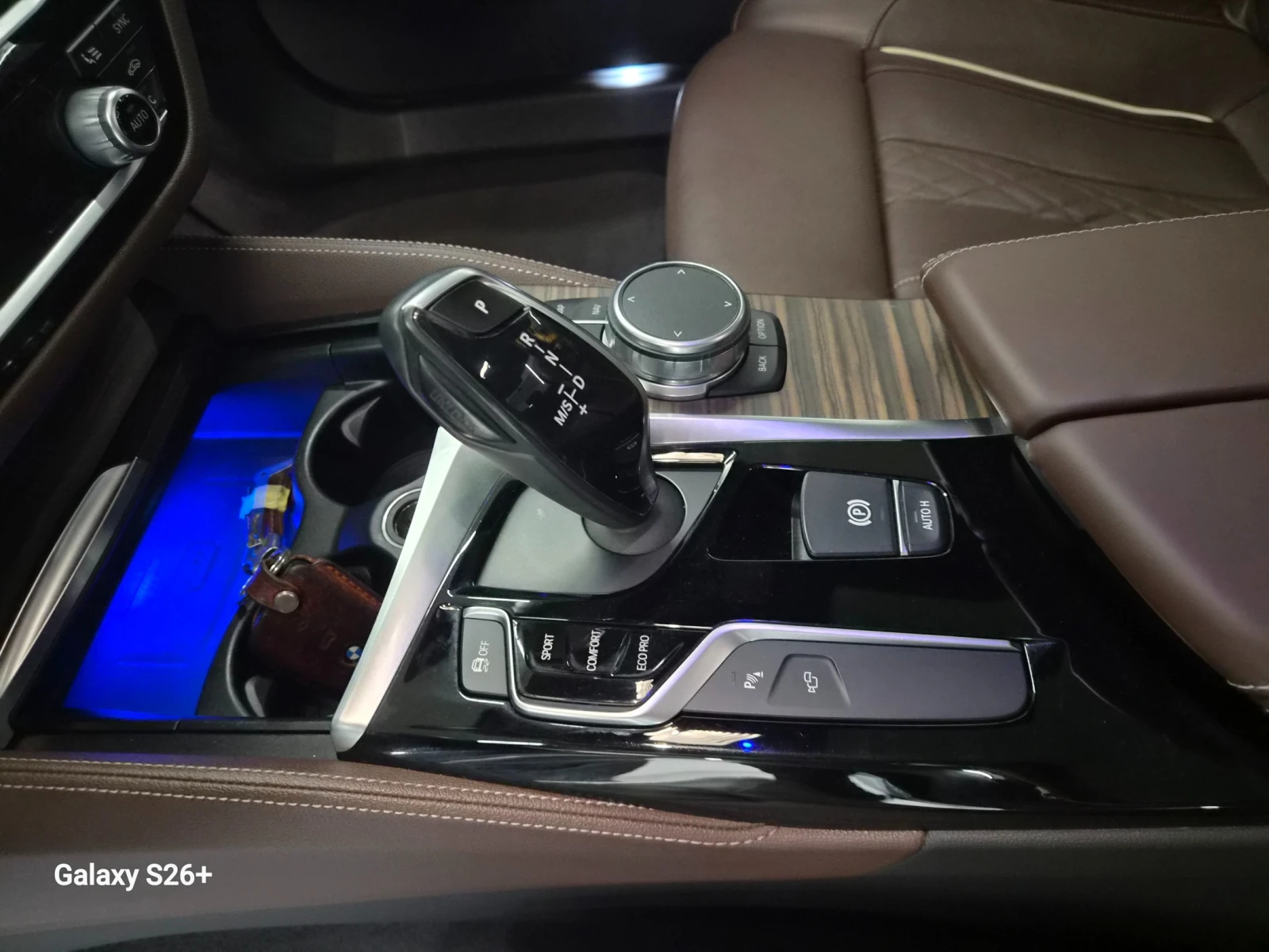BMW 530 M-PK* 360* DIS* HEAD-UP* ОБДУХ* КРАЙНА ЦЕНА* AMBIE, снимка 10 - Автомобили и джипове - 55010365