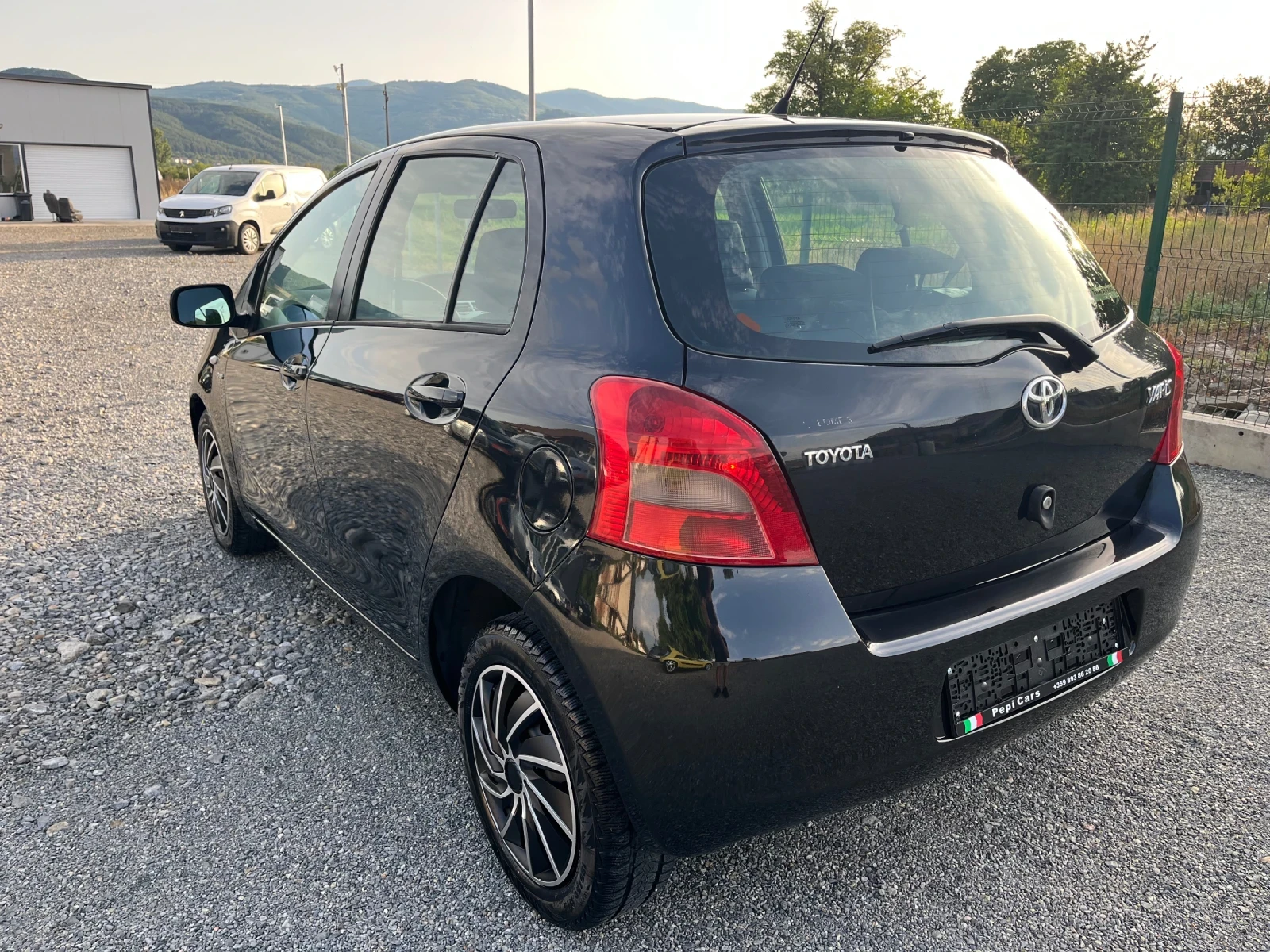 Toyota Yaris 1.4 D4D Автоматик !, снимка 3 - Автомобили и джипове - 55425043