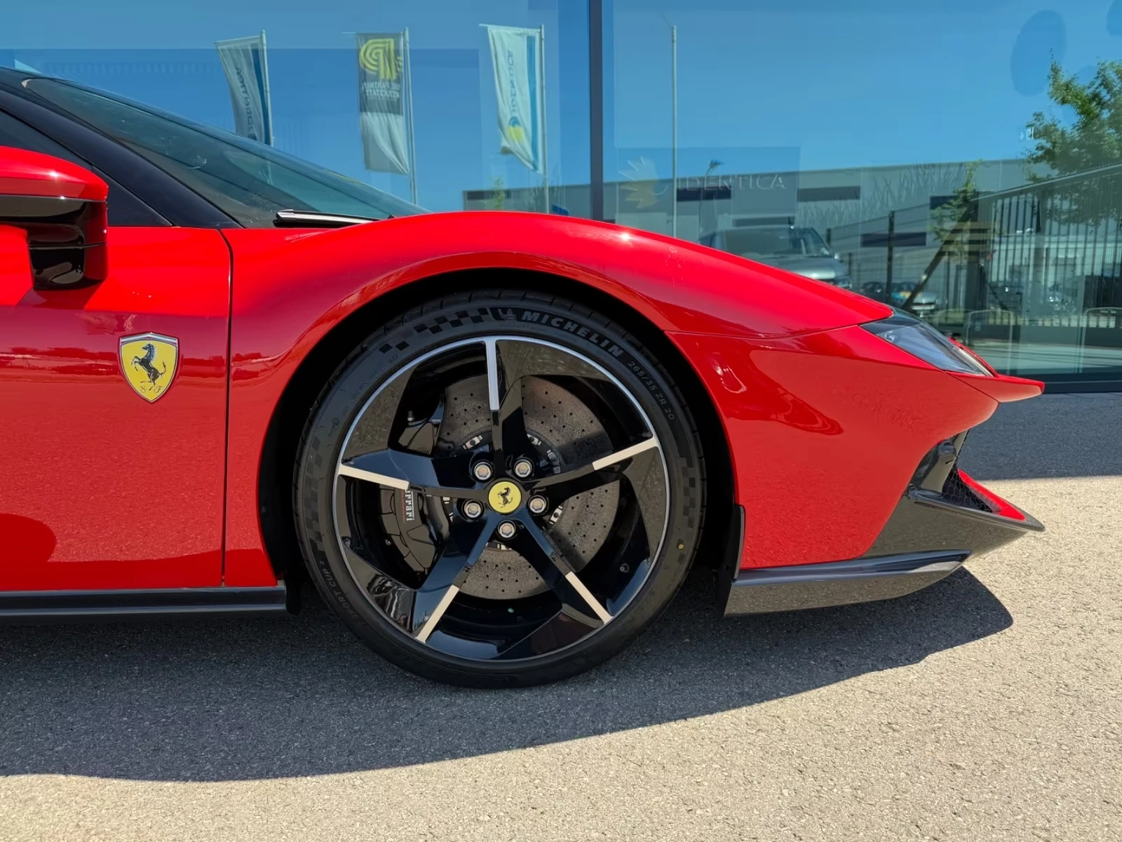Ferrari Testarossa CARBON KERAMIK 360-CAM LIFT-SYSTEM , снимка 7 - Автомобили и джипове - 55579480