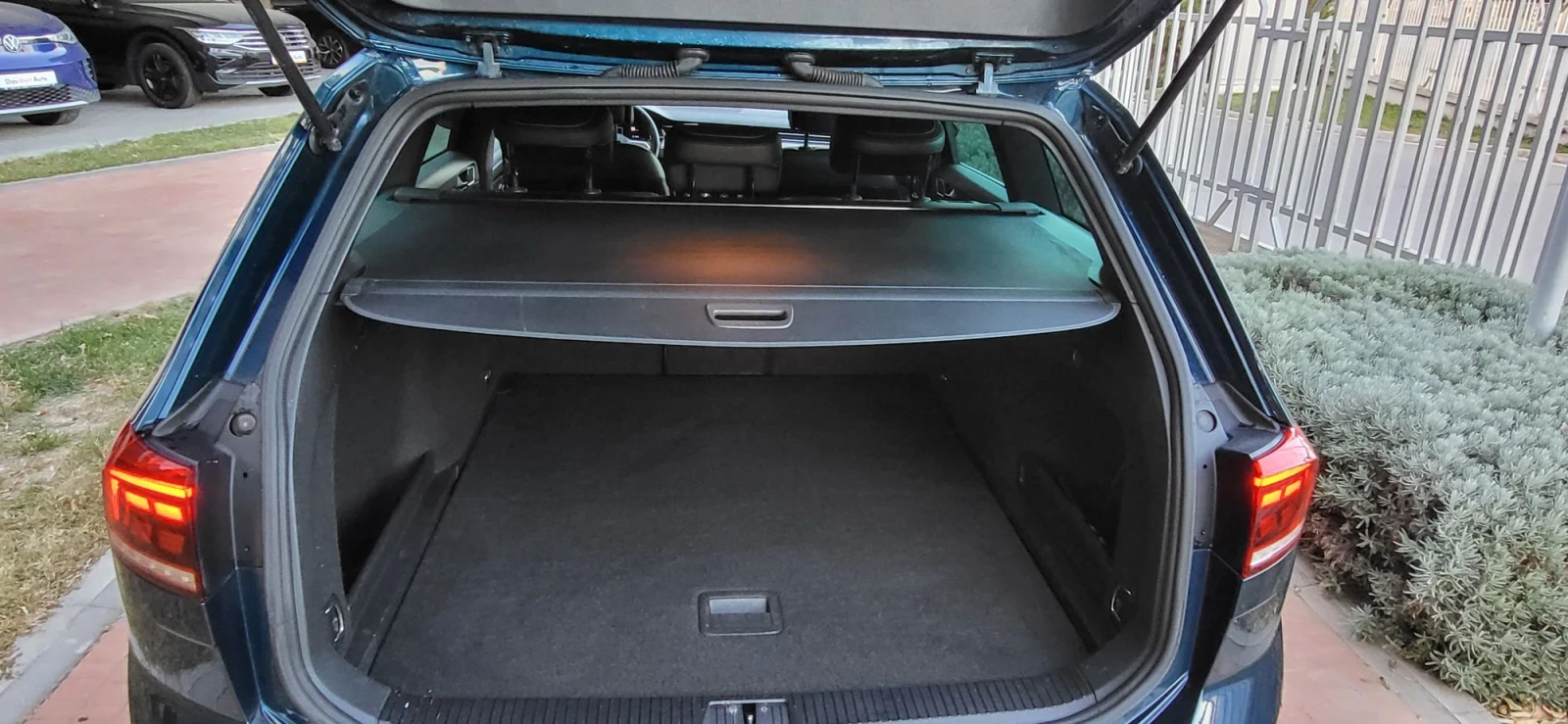 VW Passat R-LINE, снимка 11 - Автомобили и джипове - 56417472