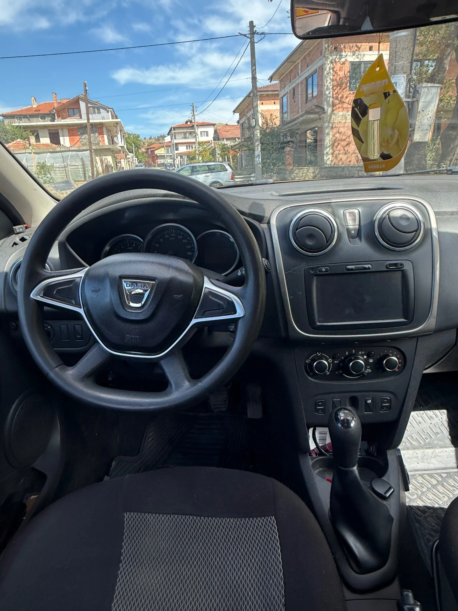 Dacia Logan, снимка 2 - Автомобили и джипове - 56439665