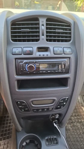 Обява за продажба на Hyundai Santa fe 2.4 16V 147hp + ГИ ~4 500 лв. - изображение 6