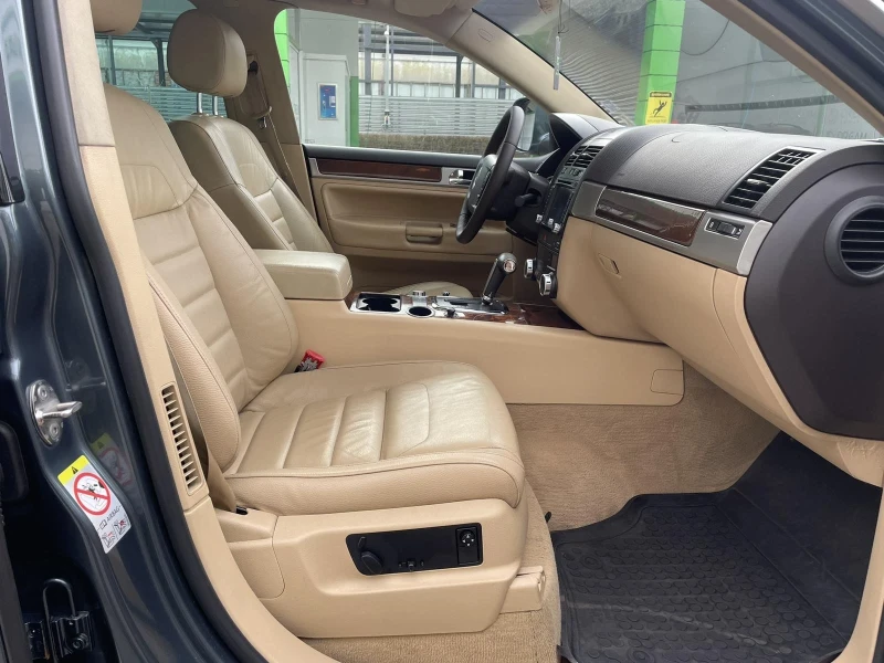 VW Touareg 3.0TDI (224hp), снимка 7 - Автомобили и джипове - 48449725