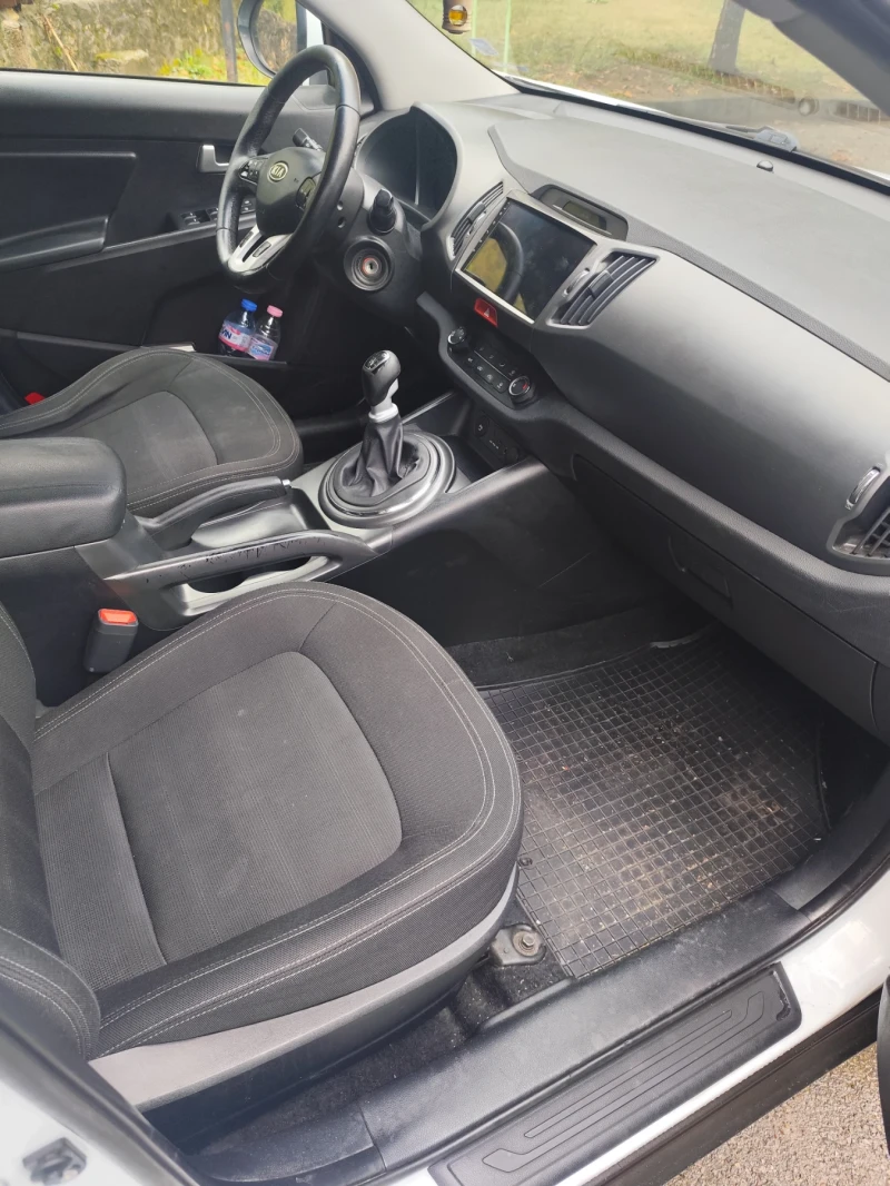 Kia Sportage 2.0crdi, снимка 6 - Автомобили и джипове - 52721510
