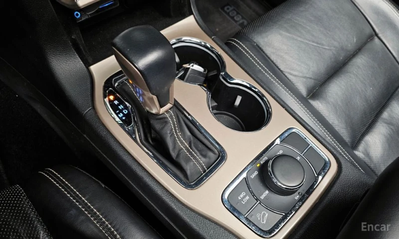 Jeep Grand cherokee, снимка 9 - Автомобили и джипове - 53026547