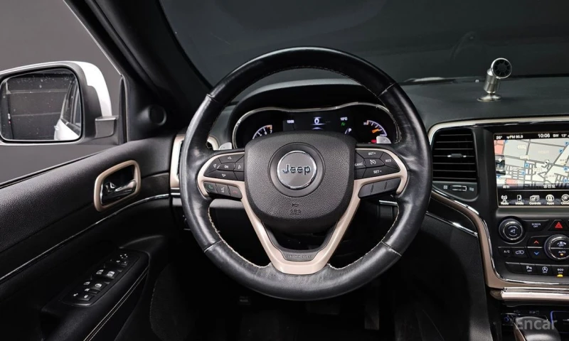 Jeep Grand cherokee, снимка 13 - Автомобили и джипове - 53026547