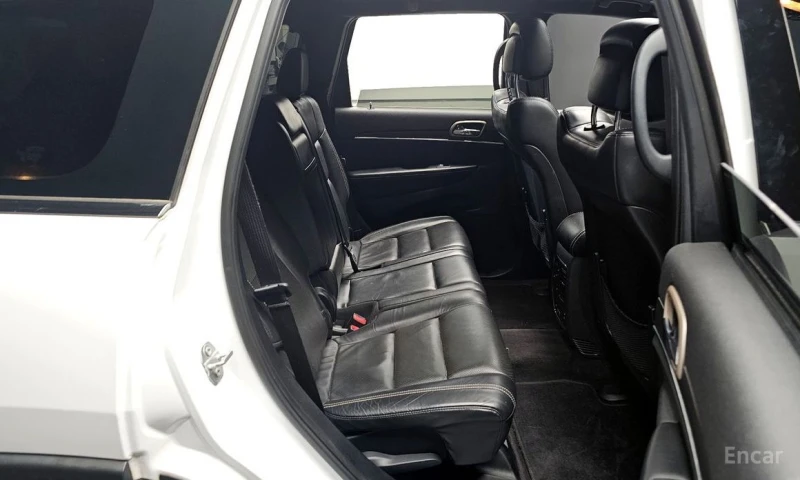 Jeep Grand cherokee, снимка 11 - Автомобили и джипове - 53026547