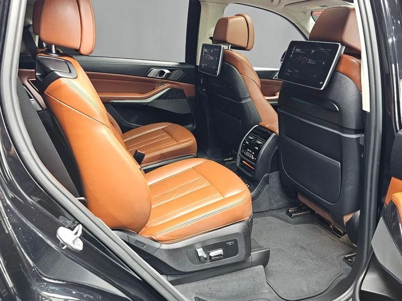BMW X7 xDrive 40i Design Pure Excellence 6-Seater| 335к.с, снимка 11 - Автомобили и джипове - 55295762