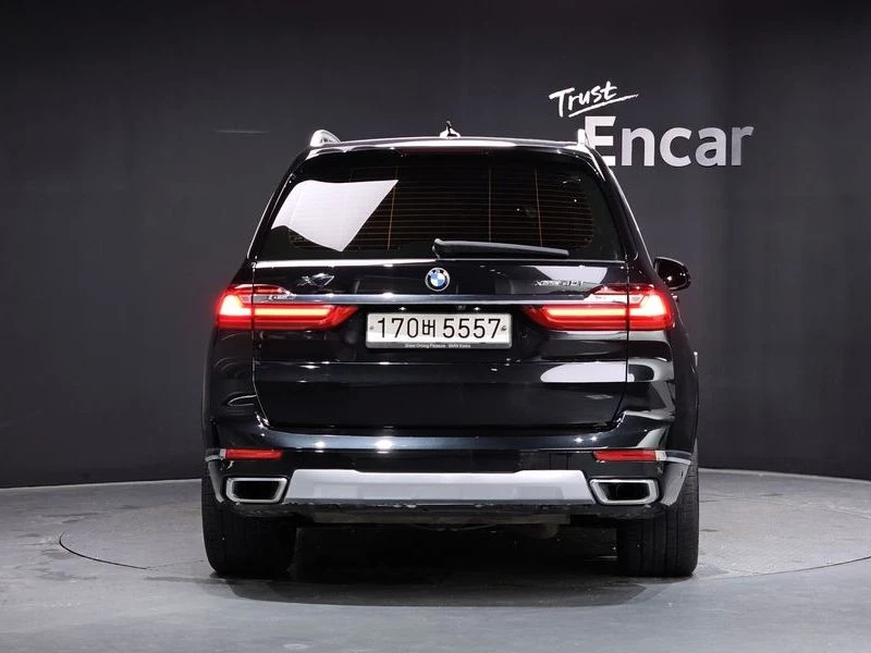 BMW X7 xDrive 40i Design Pure Excellence 6-Seater| 335к.с, снимка 4 - Автомобили и джипове - 55295762