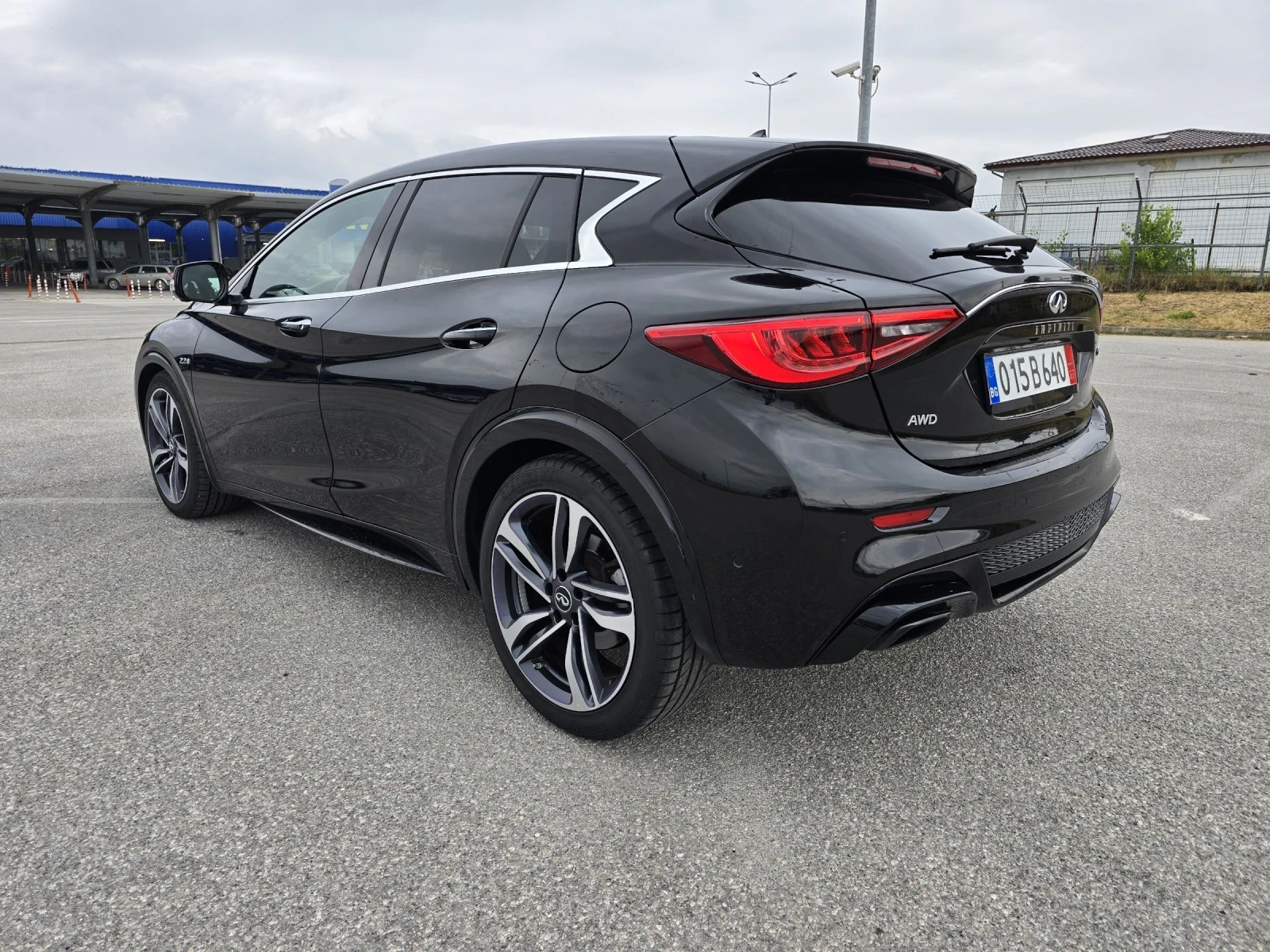 Infiniti Q30 QS30 4X4 - изображение 4
