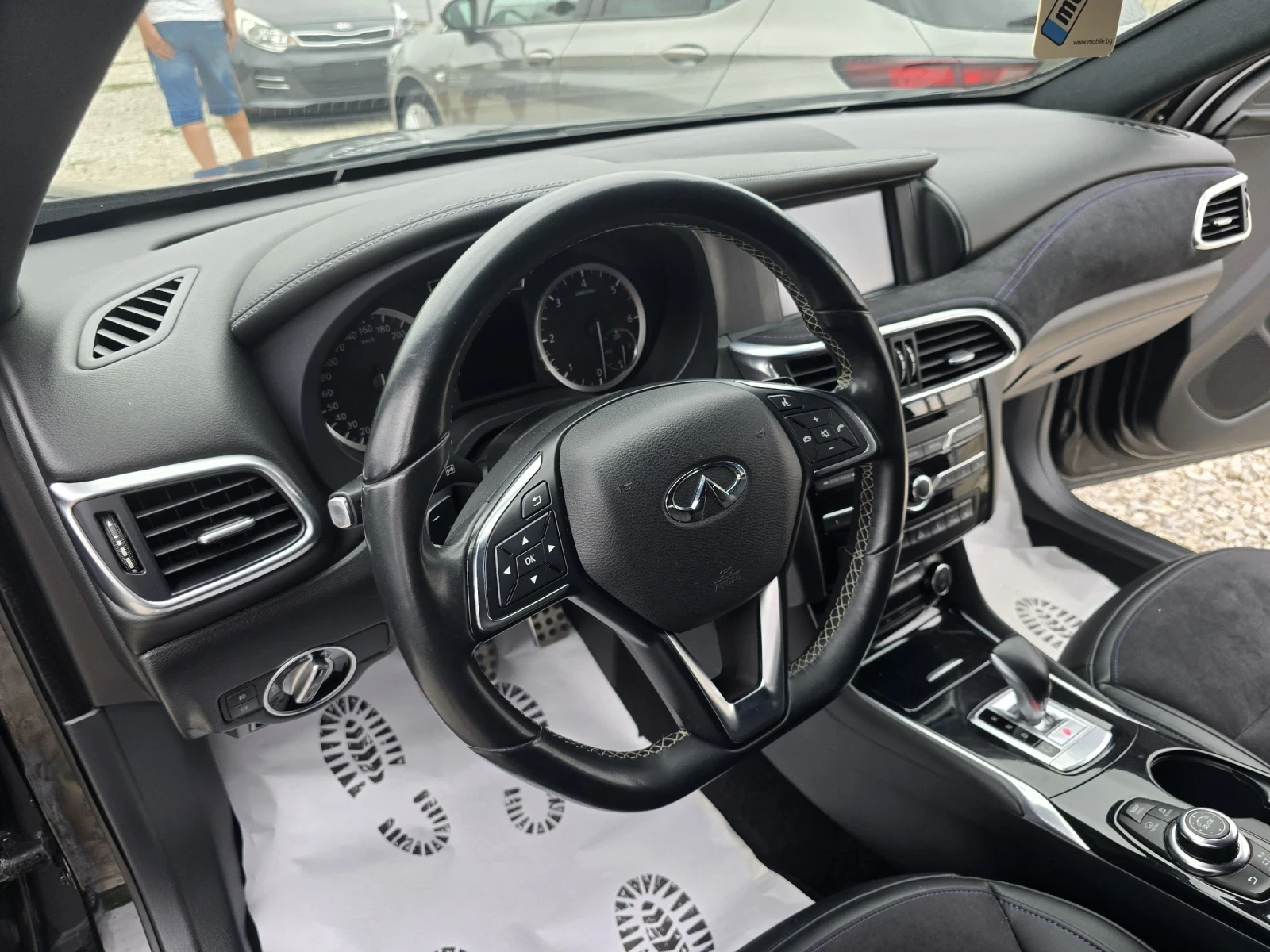 Infiniti Q30 QS30 4X4 - изображение 10