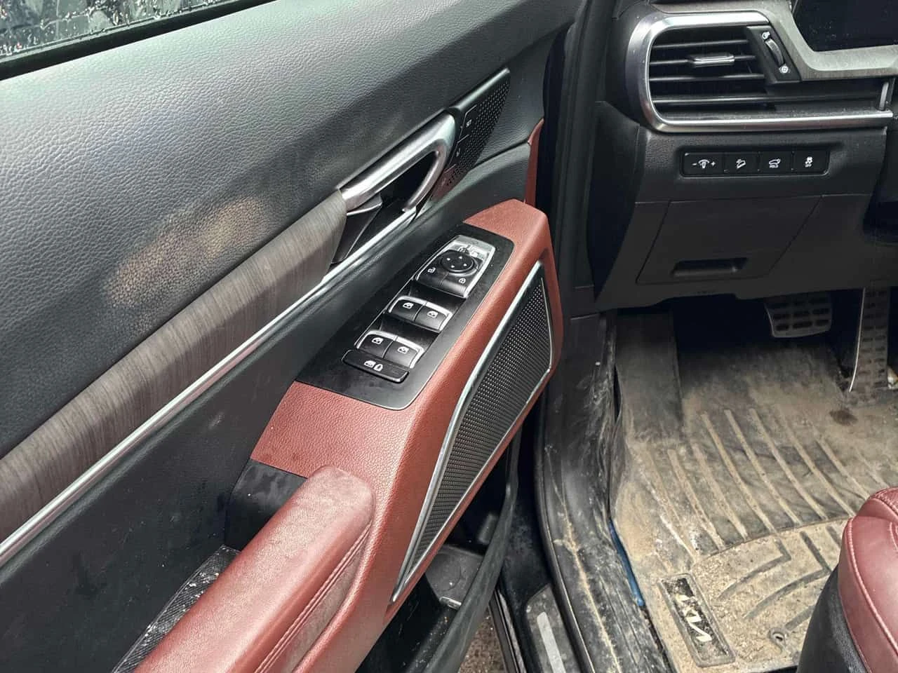 Kia Telluride SX AWD/360/ШИБИДАХ/ПОДГРЕВИ/ЛИЦЕНЗИРАН ПРОДАВАЧ, снимка 10 - Автомобили и джипове - 54184530