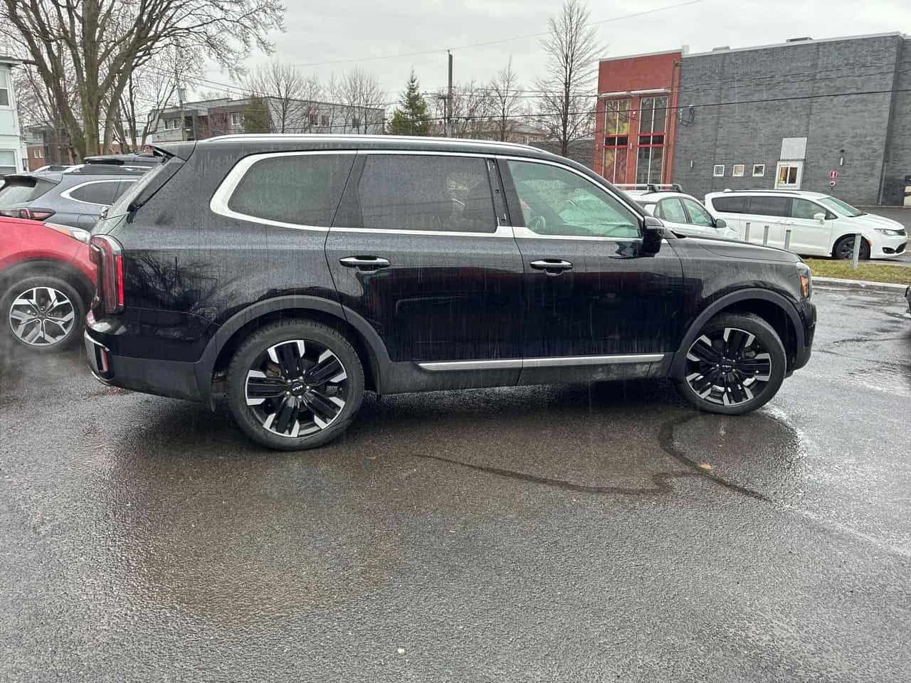 Kia Telluride SX AWD/360/ШИБИДАХ/ПОДГРЕВИ/ЛИЦЕНЗИРАН ПРОДАВАЧ, снимка 4 - Автомобили и джипове - 54184530