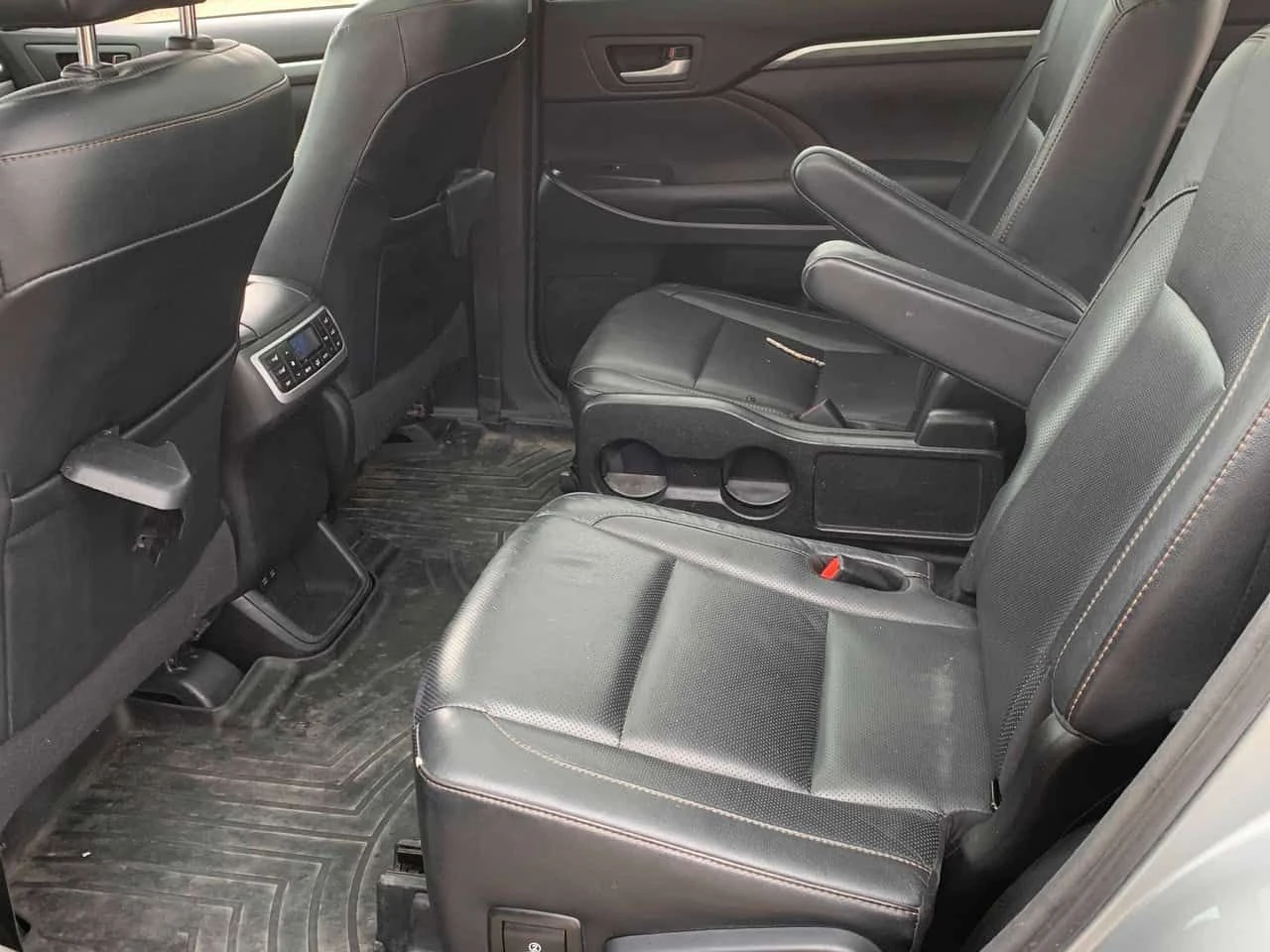 Toyota Highlander * Limited * 2 КЛЮЧА* PANO* KEYLESS* ПОДГРЕВ* , снимка 11 - Автомобили и джипове - 54332027