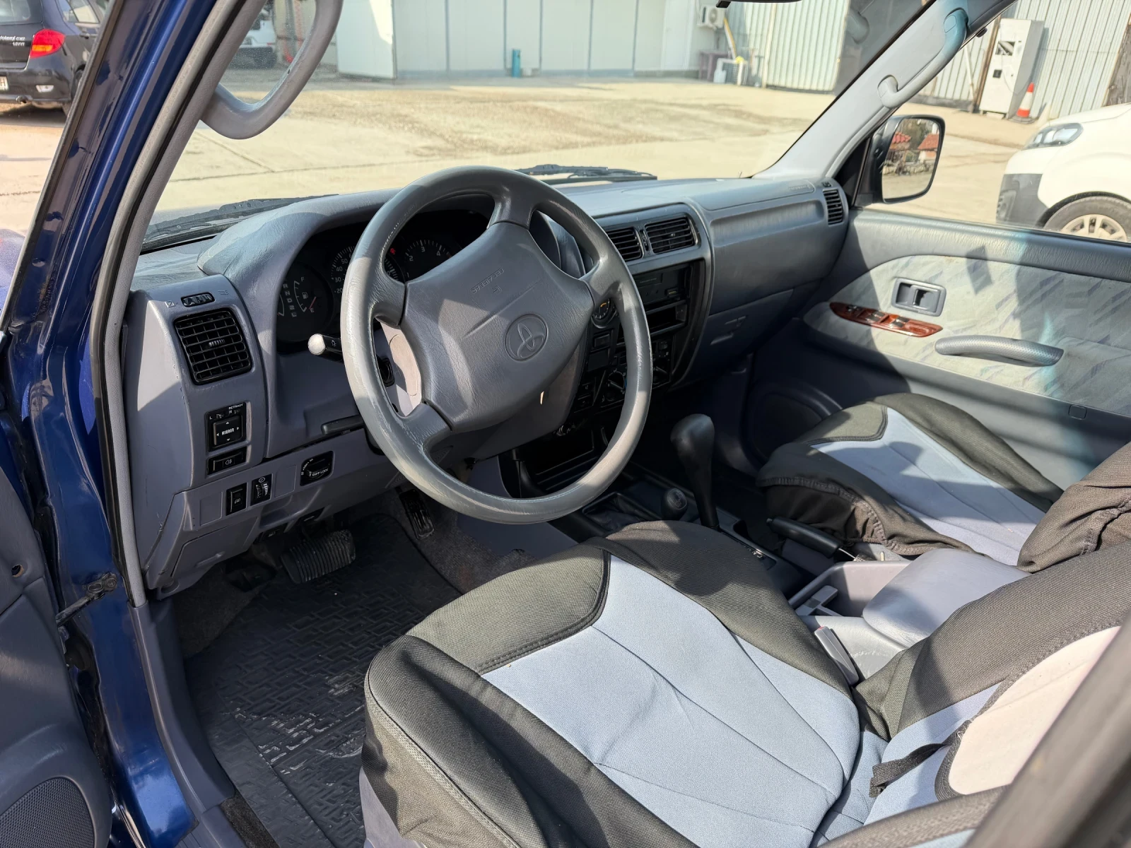 Toyota Land cruiser L100, снимка 4 - Автомобили и джипове - 54683192