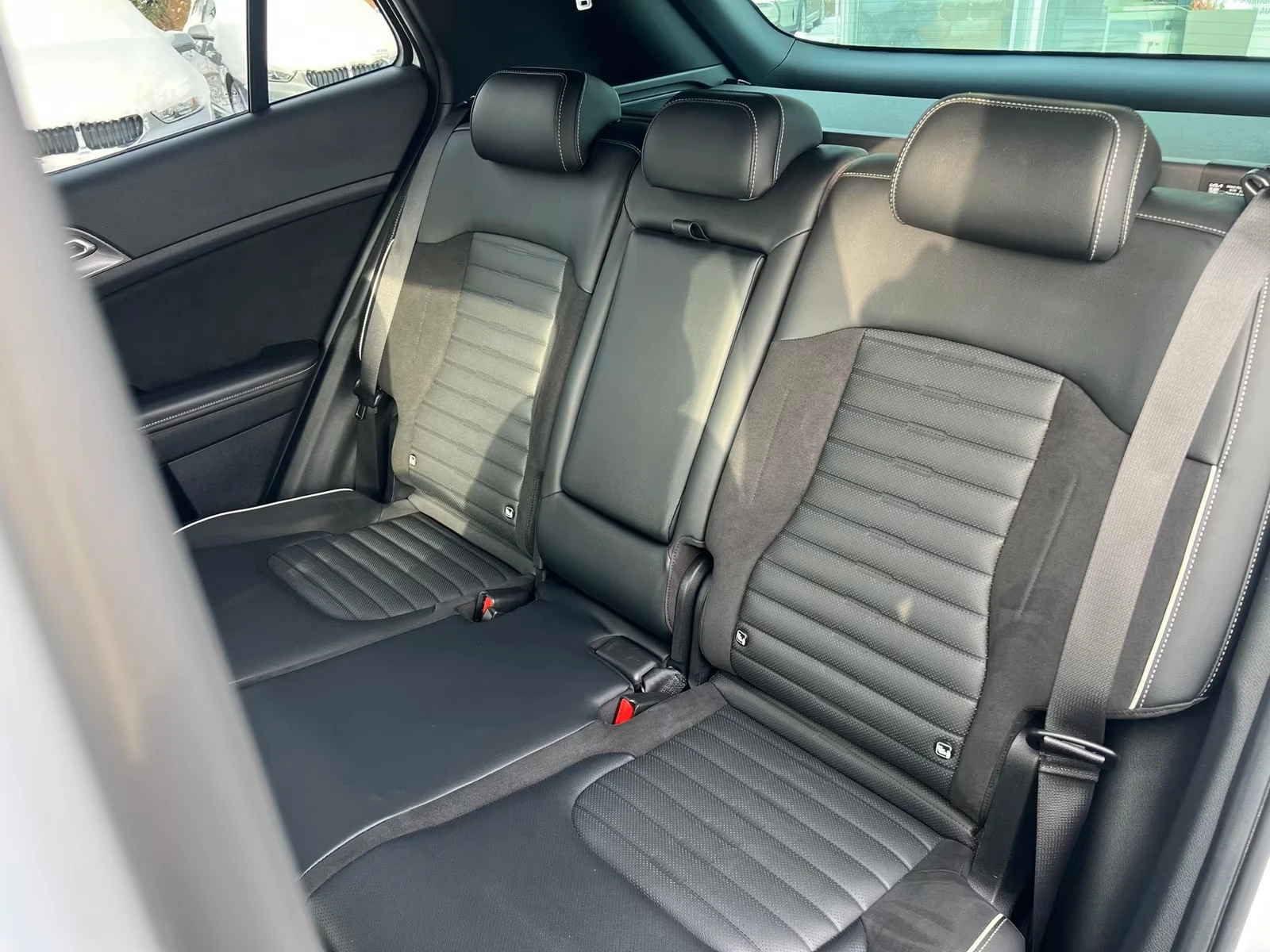 Kia Sportage 1.6 T-GDI* GT-Line* HYBRID* DOSTR* KEYLESS* 360 CA, снимка 17 - Автомобили и джипове - 55613028