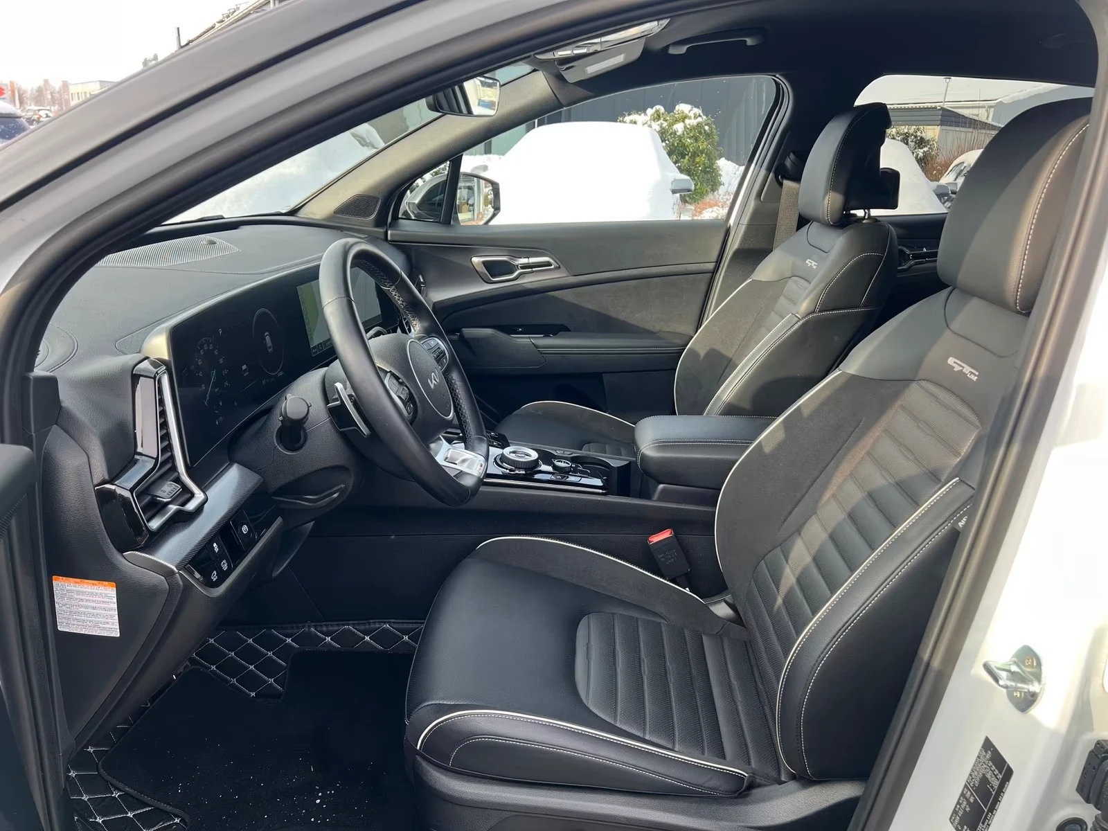 Kia Sportage 1.6 T-GDI* GT-Line* HYBRID* DOSTR* KEYLESS* 360 CA, снимка 7 - Автомобили и джипове - 55613028