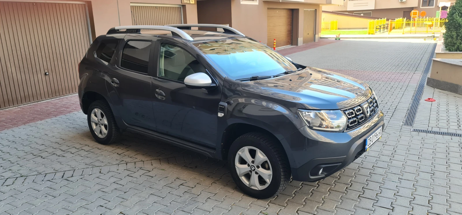 Dacia Duster, снимка 10 - Автомобили и джипове - 56196332
