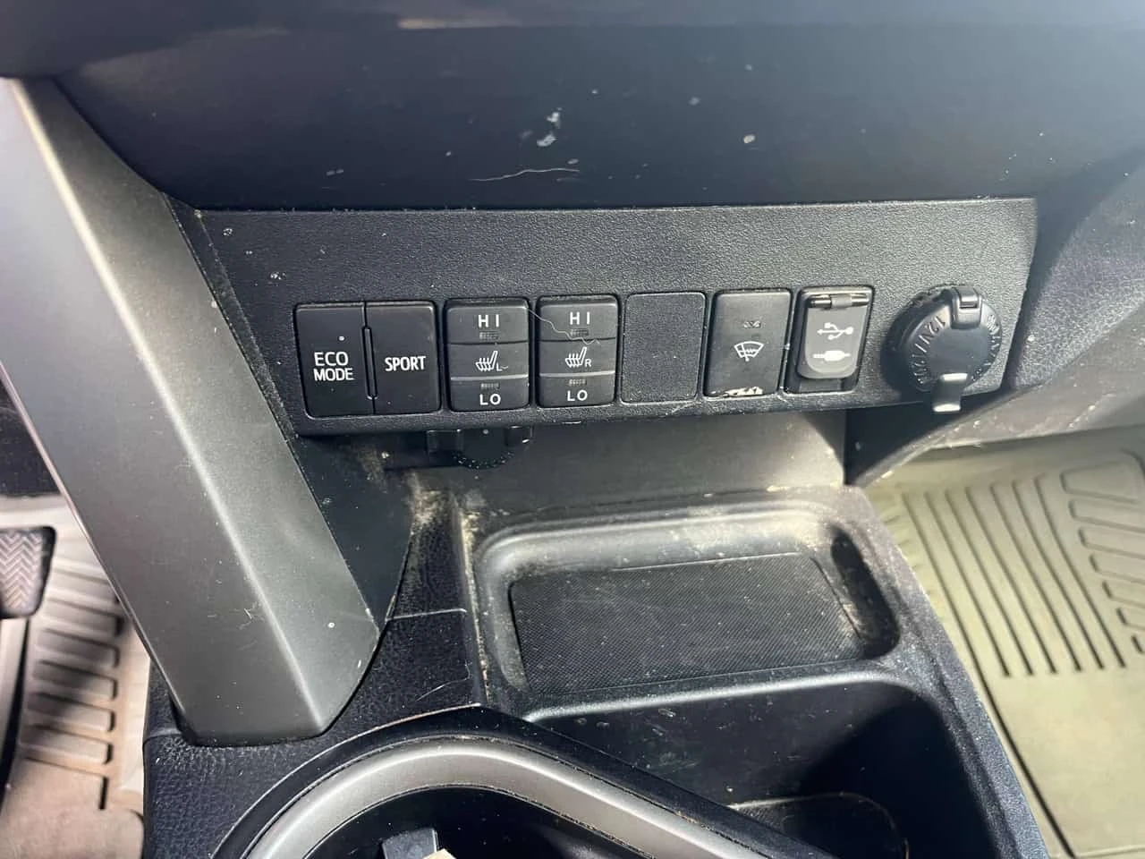 Toyota Rav4 * LE * АВТОКРЕДИТ БЕЗ ПЪРВОНАЧАЛНА ВНОСКА* , снимка 12 - Автомобили и джипове - 56247052