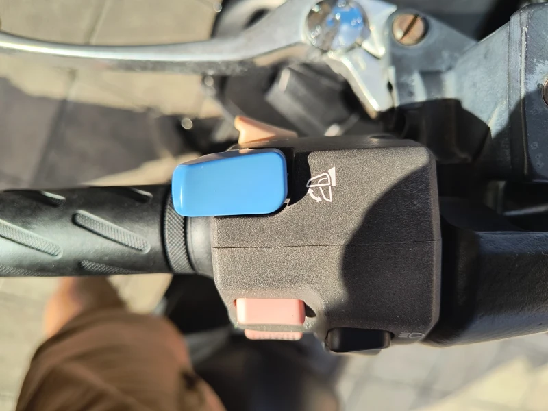 Suzuki Burgman 650 EXECUTIVE ABS, снимка 8 - Мотоциклети и мототехника - 51761504