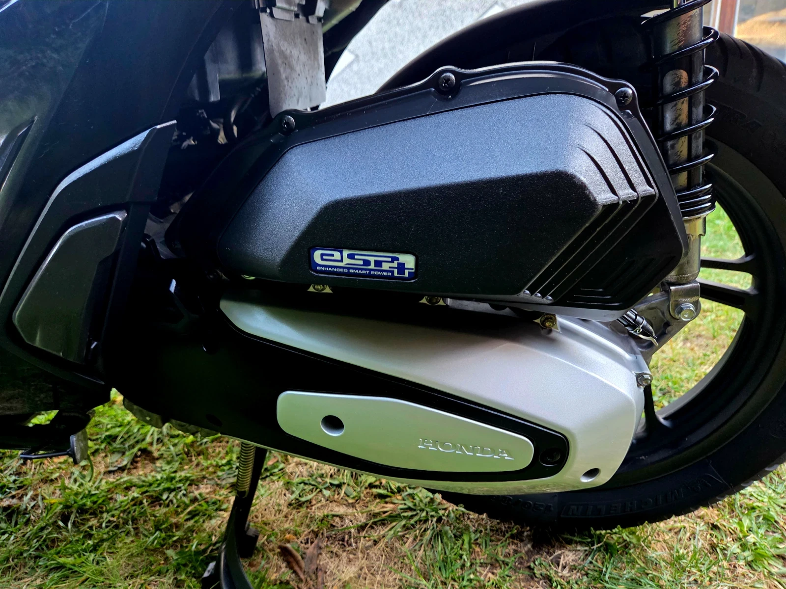 Honda Sh 125i , ABS, START-STOP, TC, LED , KEYLESS GO , TOP, снимка 11 - Мотоциклети и мототехника - 56059902