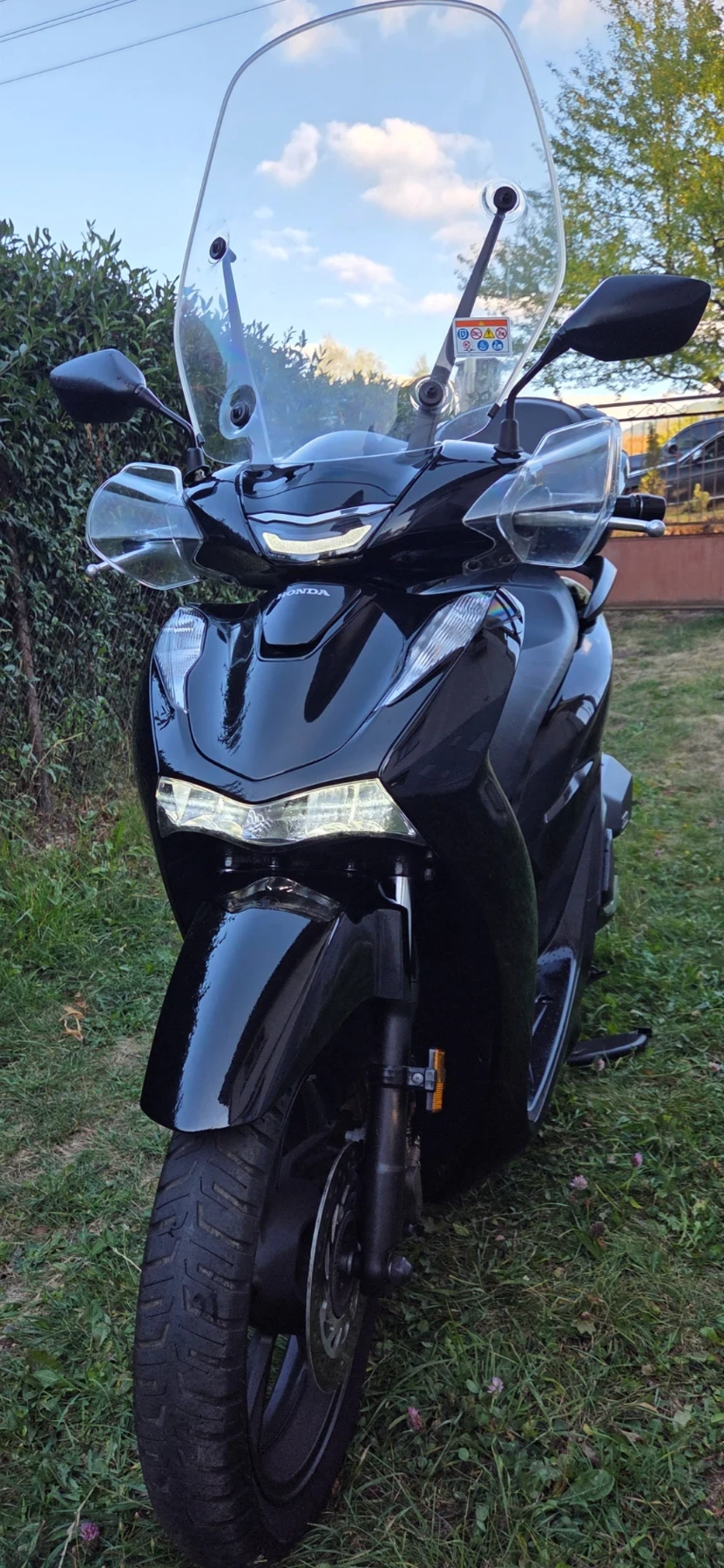 Honda Sh 125i , ABS, START-STOP, TC, LED , KEYLESS GO , TOP, снимка 2 - Мотоциклети и мототехника - 56059902